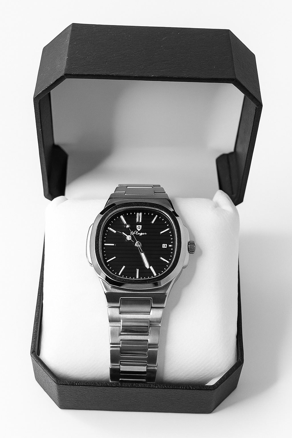 POEDAGAR Luxury Stainless Steel Wristwatch – Black Dial